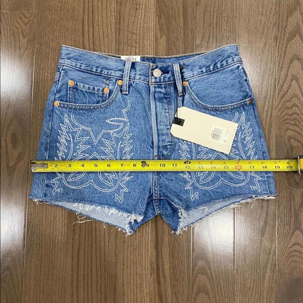 Levi’s 501® High Rise Embroidered Shorts - Picture 9 of 10